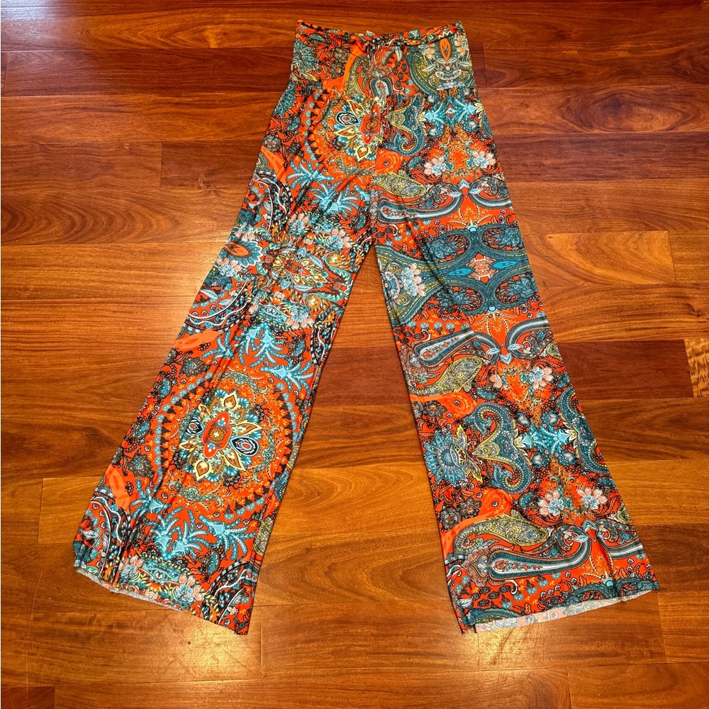 Boutique, flowy pants
